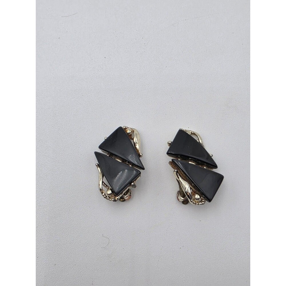 VTG Black Triangle on Goldtone Backing Clip-On Earrings 1 1/4"
